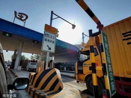 货车司机两年收58张罚单 外卖递送服务背后的危险信号