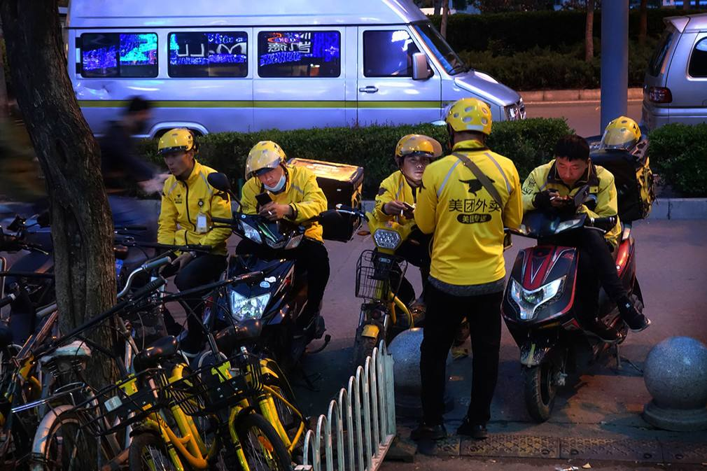 40岁互联网被裁员,准备去开滴滴或送外卖,我可以适应么?